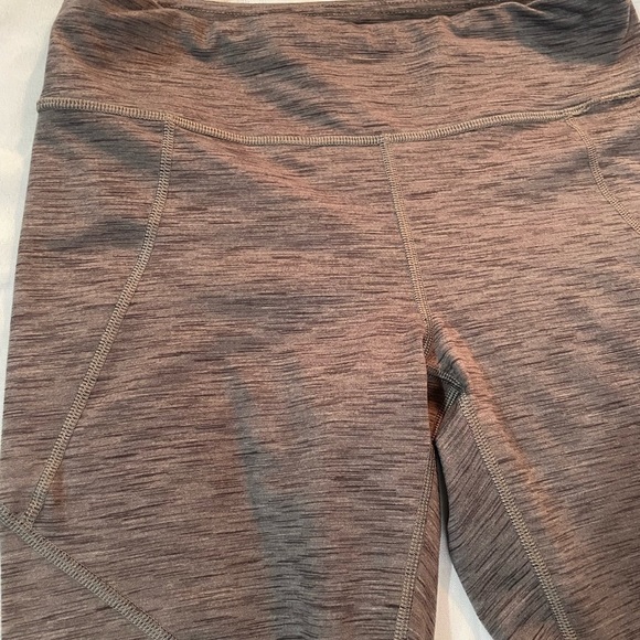 Patagonia Capri Gray Leggings w/inside waist pocket - Picture 2 of 5